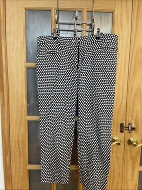 173. Ann Taylor Black and White Floral Dot Pants